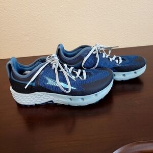 Altra Women Navy and Light Blue Sneakers